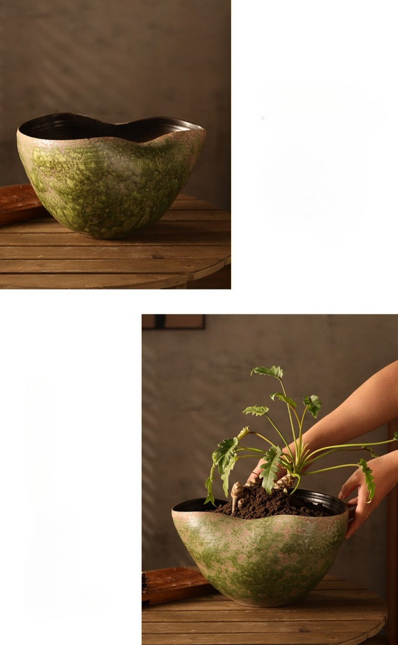 Hand-Thrown Moss Planter — Gourd Silhouette, Wavy Rim