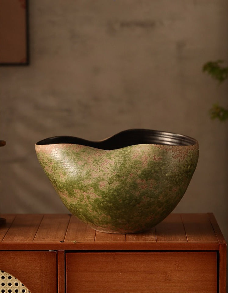 Hand-Thrown Moss Planter — Gourd Silhouette, Wavy Rim