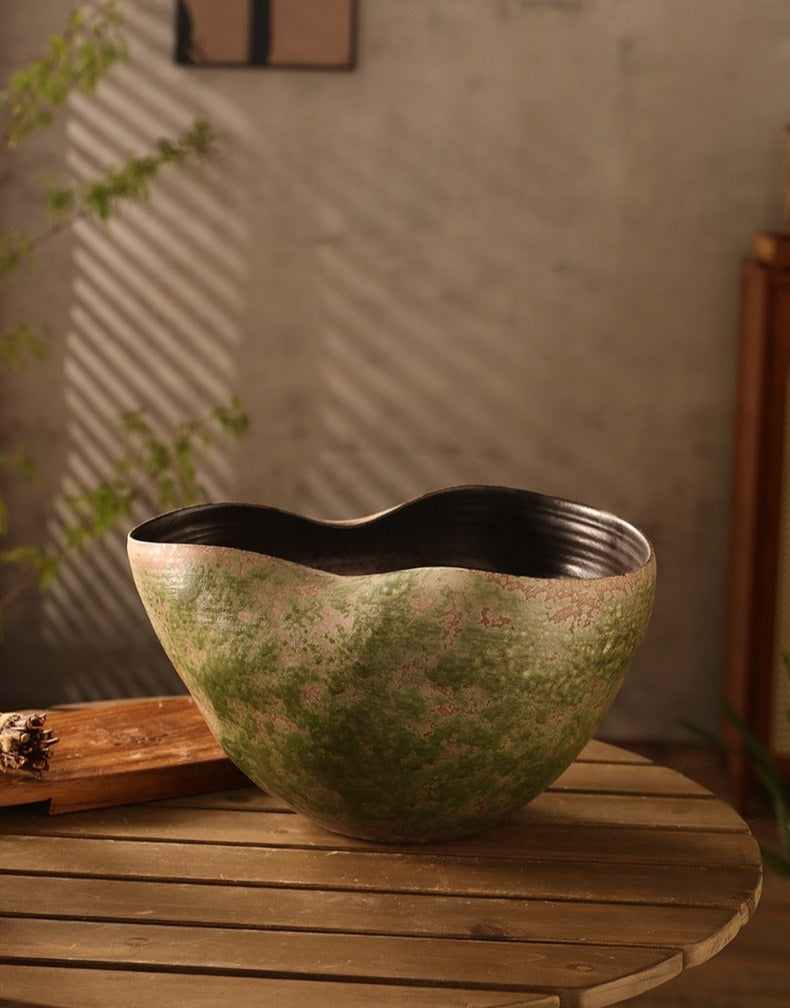 Hand-Thrown Moss Planter — Gourd Silhouette, Wavy Rim